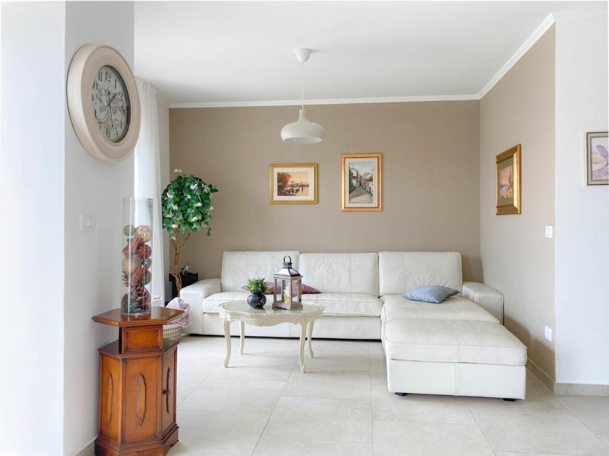 Casa Hana Buzinija Luaran gambar