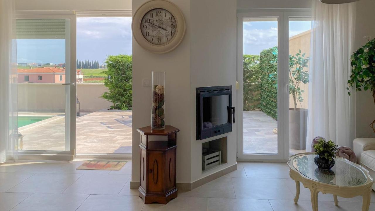 Casa Hana Buzinija Luaran gambar