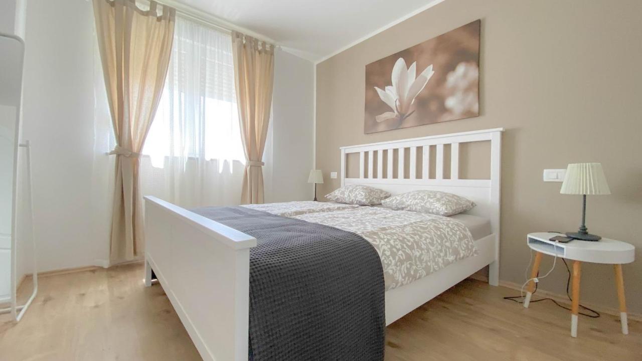 Casa Hana Buzinija Luaran gambar