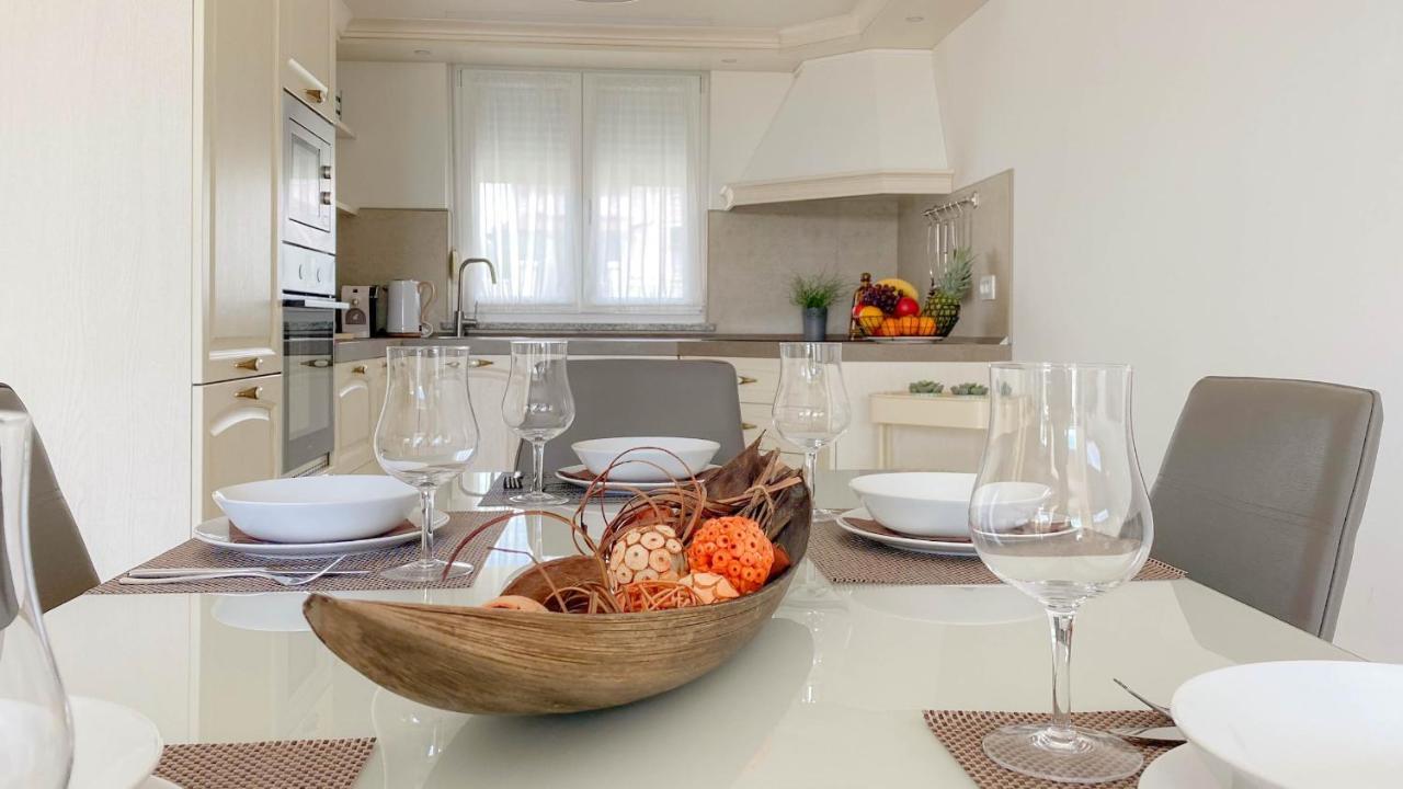 Casa Hana Buzinija Luaran gambar